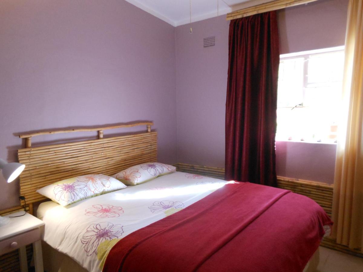 Amber Lagoon Backpackers Lodge Vleirivier Esterno foto
