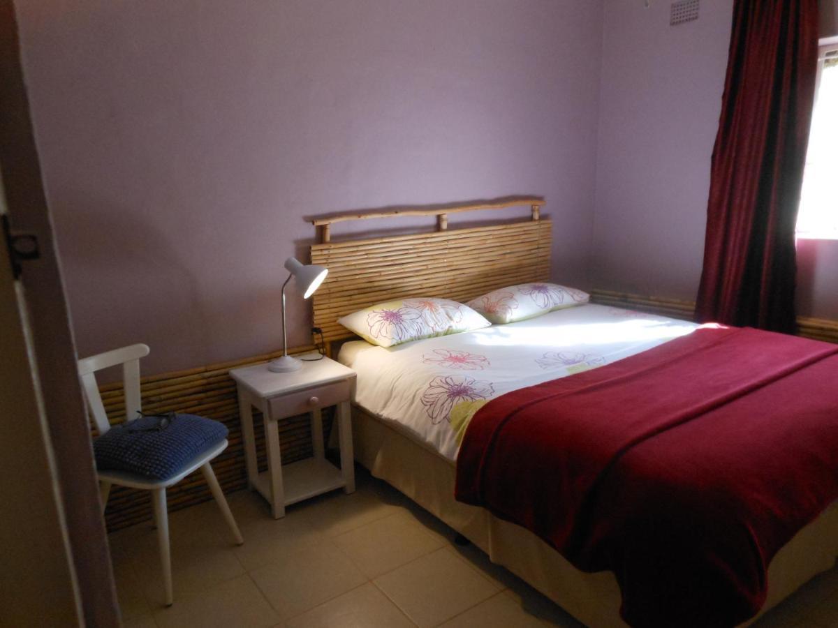 Amber Lagoon Backpackers Lodge Vleirivier Esterno foto